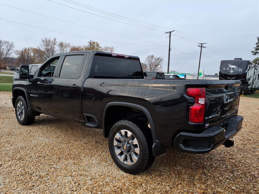 2026 Chevrolet Silverado 2500HD Custom photo 3