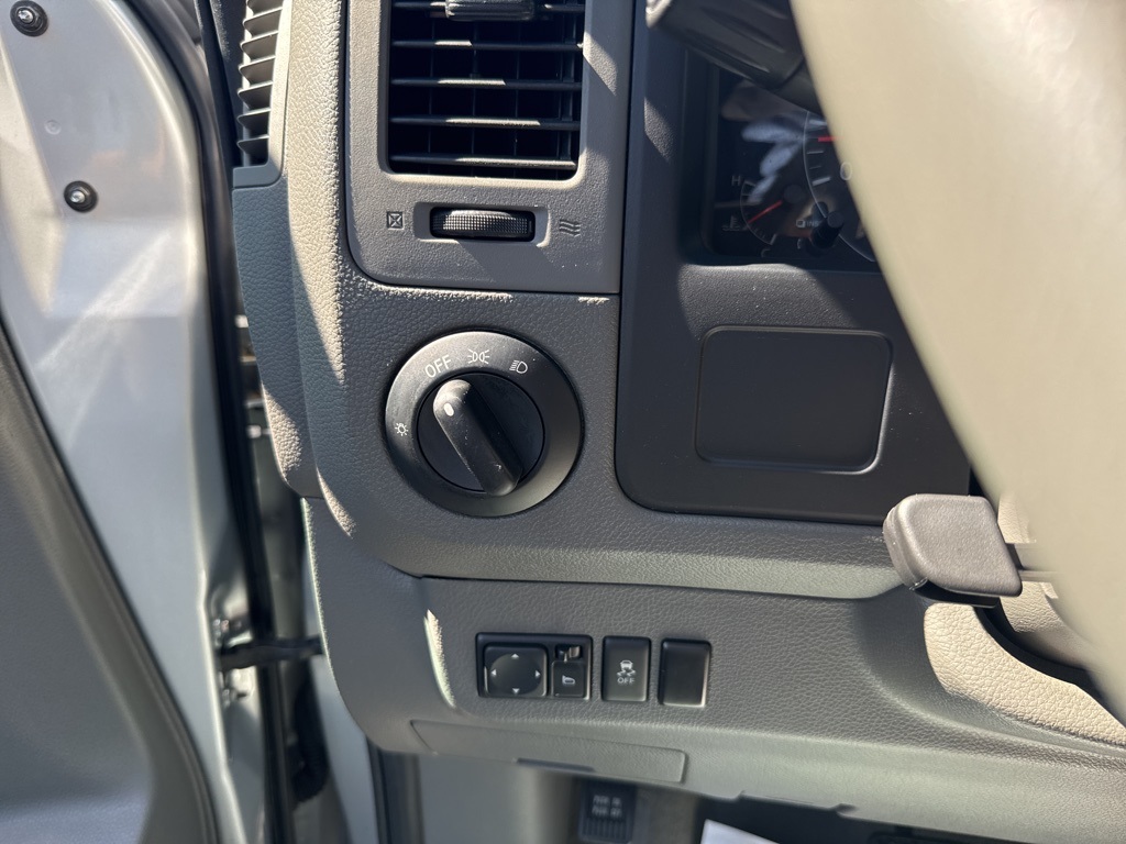 2018 Nissan NV3500 photo 12