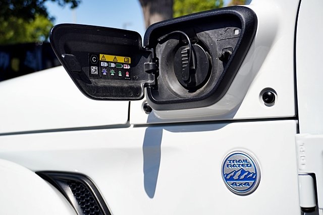 2022 Jeep Wrangler Unlimited Sahara 4xe photo 10