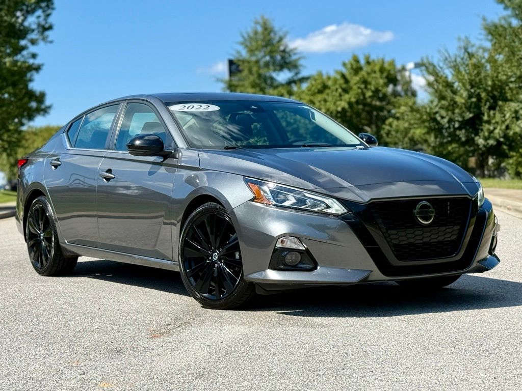 2022 Nissan Altima 2.5 SR photo 2