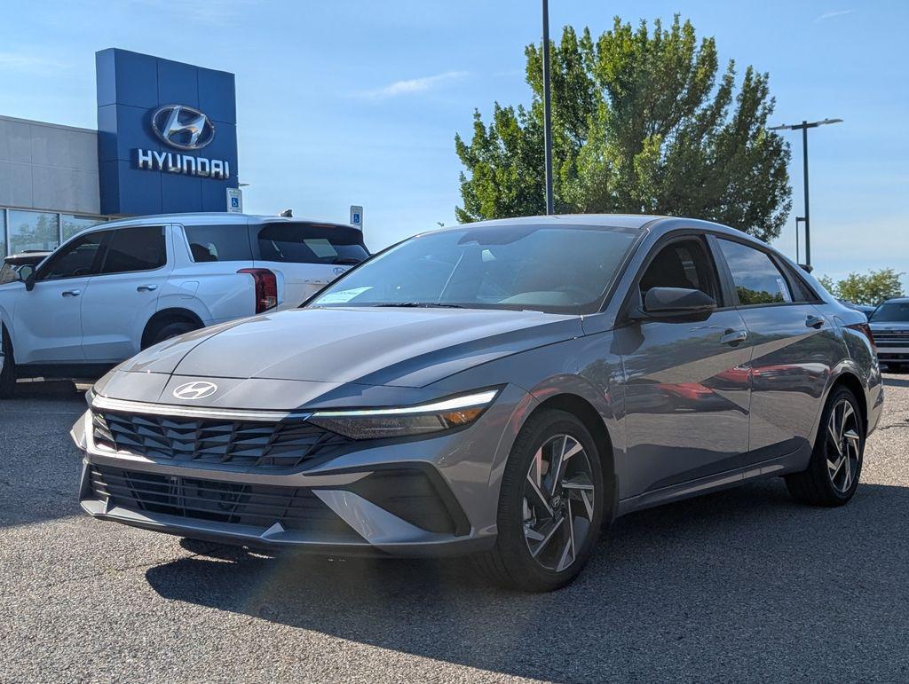 2025 Hyundai Elantra Blue's photo