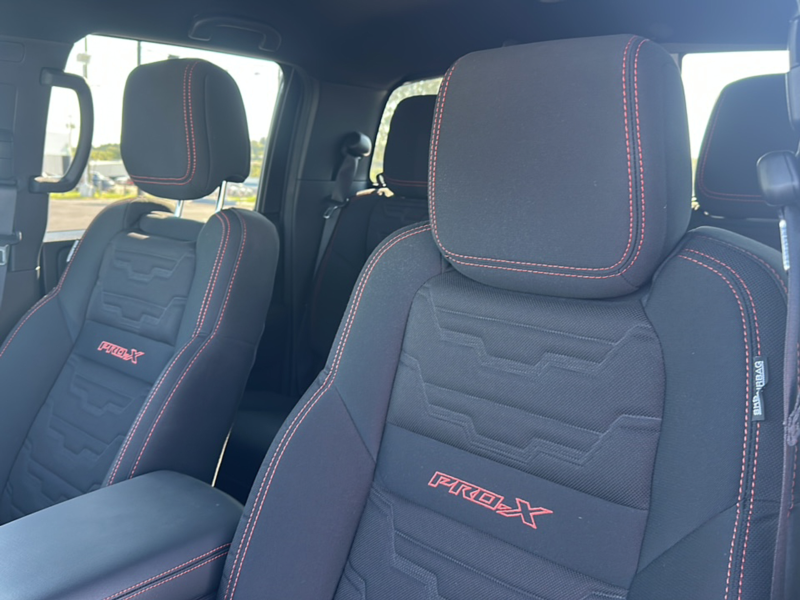 2024 Nissan Frontier Crew Cab PRO-X photo 4