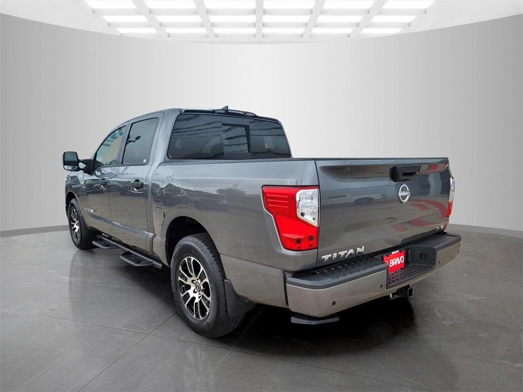 2024 Nissan Titan SV photo 3
