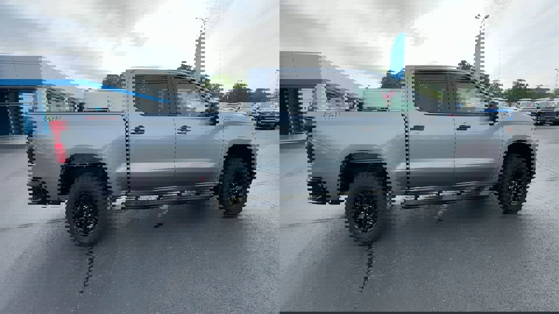2025 Chevrolet Silverado 1500 Custom Trail Boss photo 9