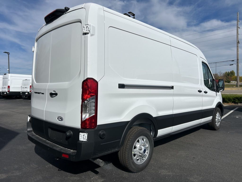 2026 Ford Transit photo 4