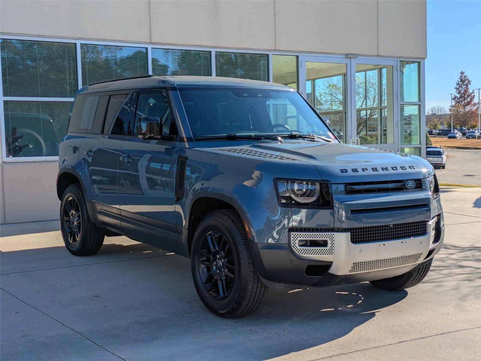 2025 Land Rover Defender S photo 3