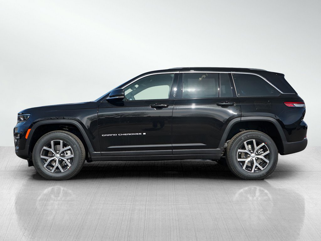 2025 Jeep Grand Cherokee Limited photo 3