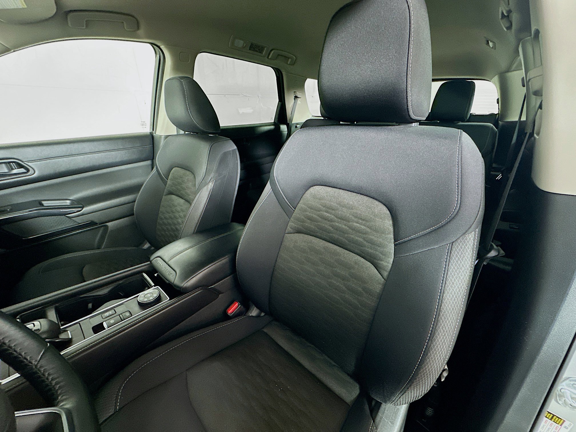 2023 Nissan Pathfinder SV photo 19