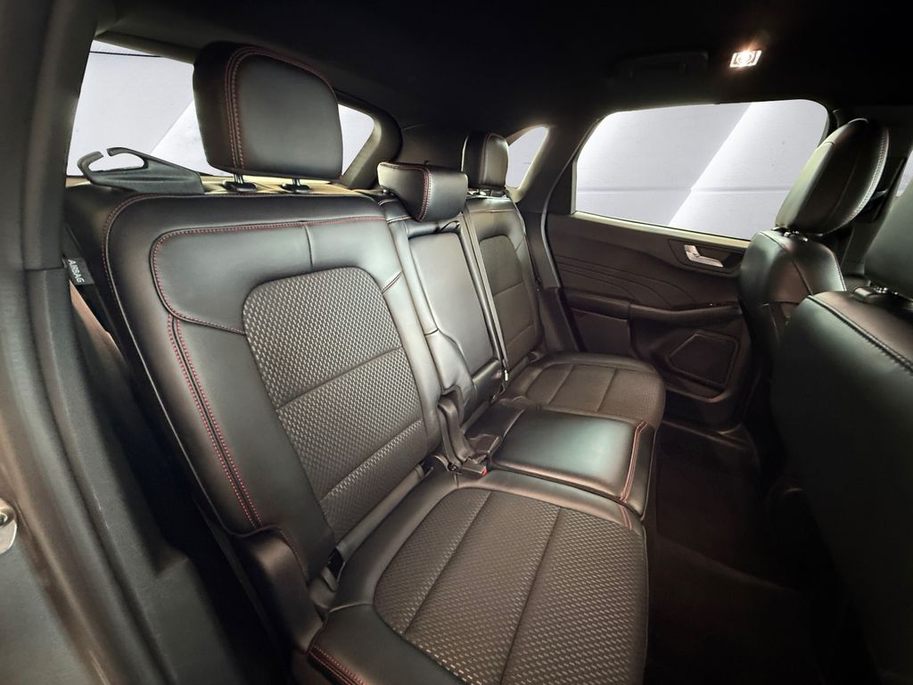 2024 Ford Escape ST-Line photo 16