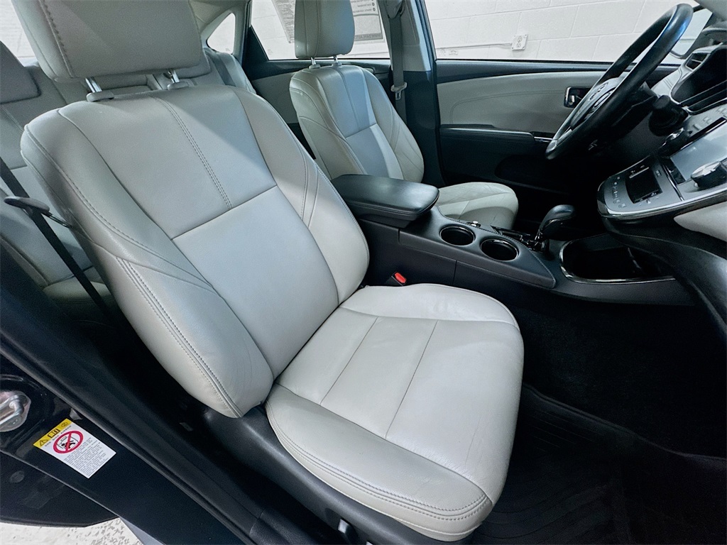 2016 Toyota Avalon XLE Premium photo 22