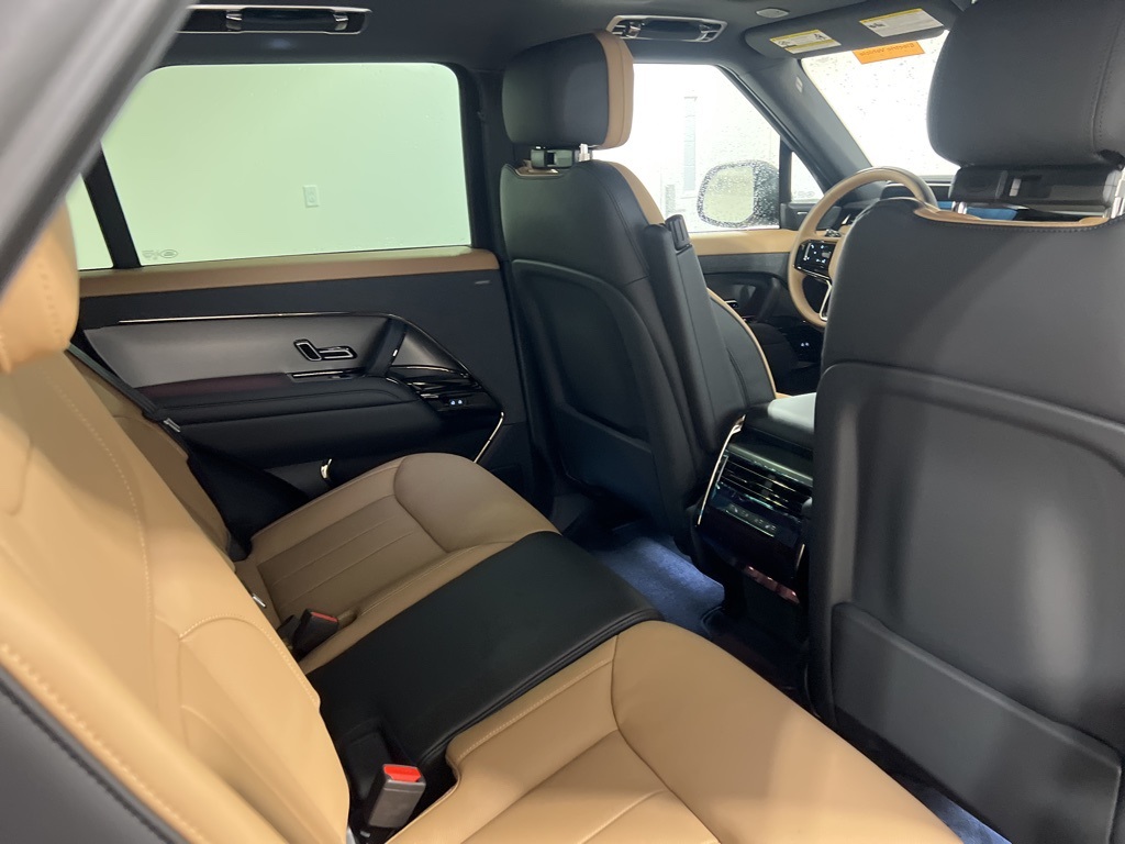 2025 Land Rover Range Rover Sport SE photo 24