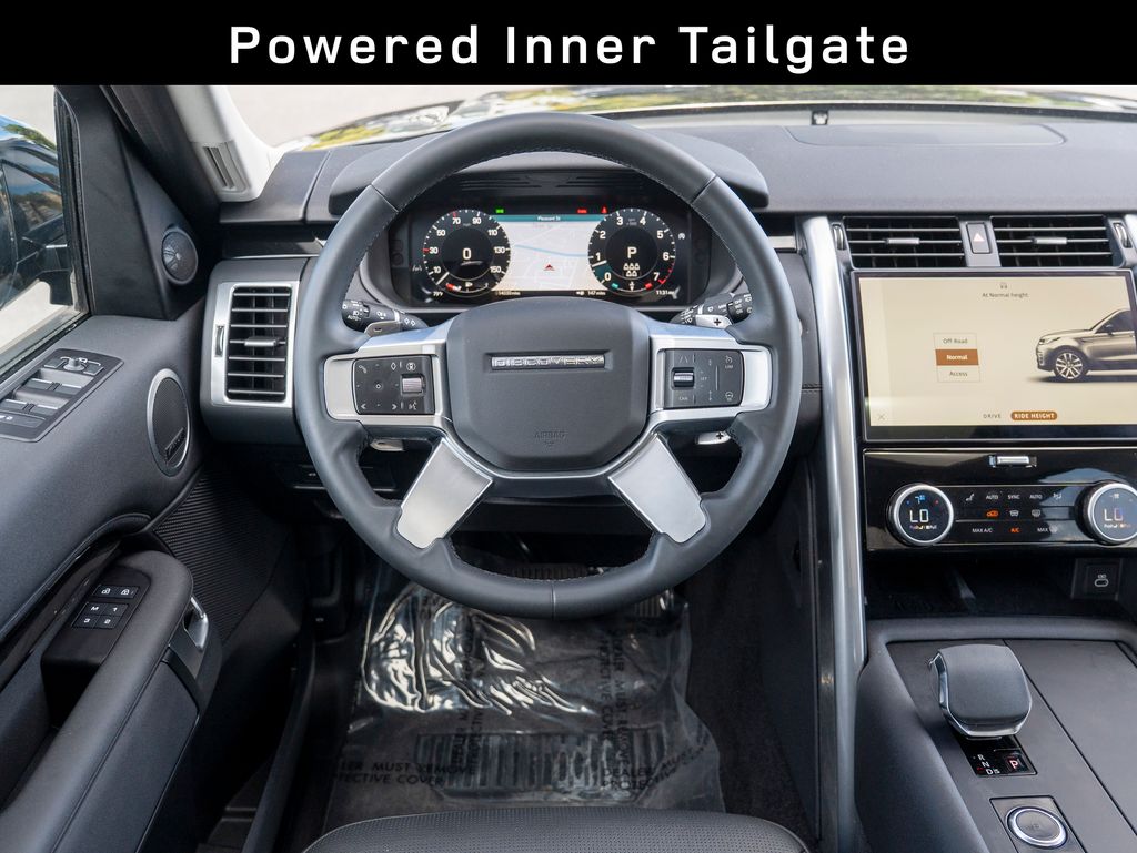 2024 Land Rover Discovery S photo 8