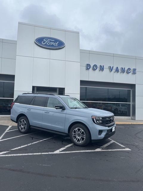 2025 Ford Expedition Active's photo