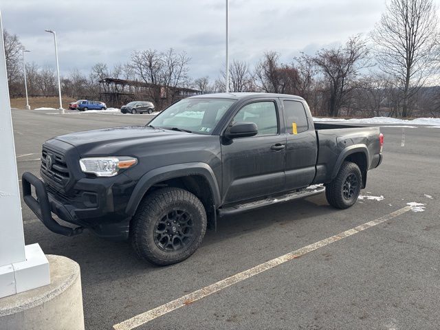 2019 Toyota Tacoma SR's photo