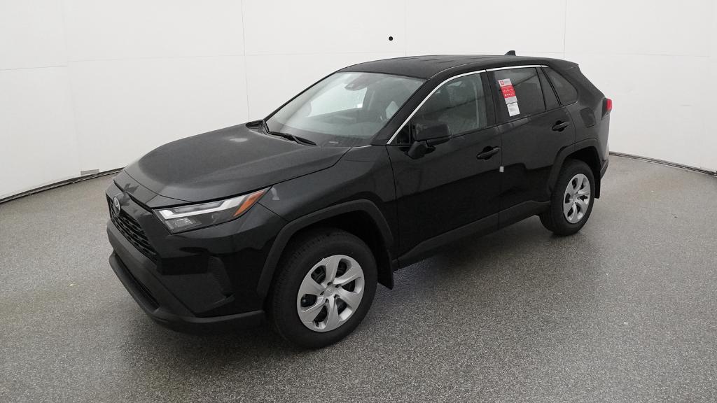 2025 Toyota RAV4 LE's photo