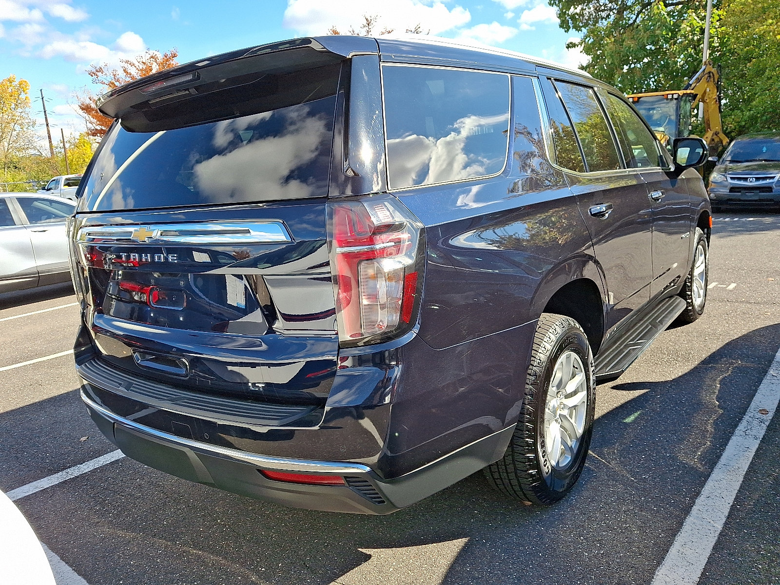 2023 Chevrolet Tahoe LT photo 2