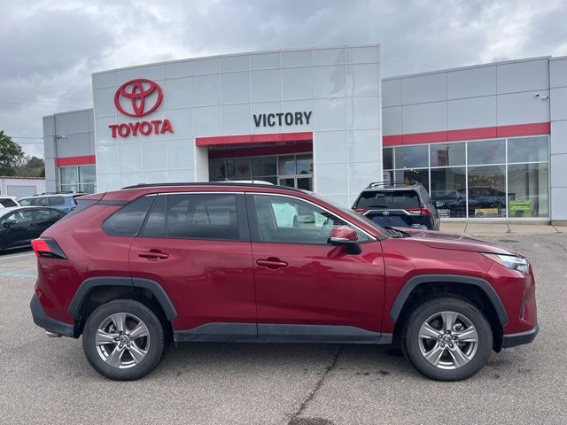 2025 Toyota RAV4 XLE photo 3