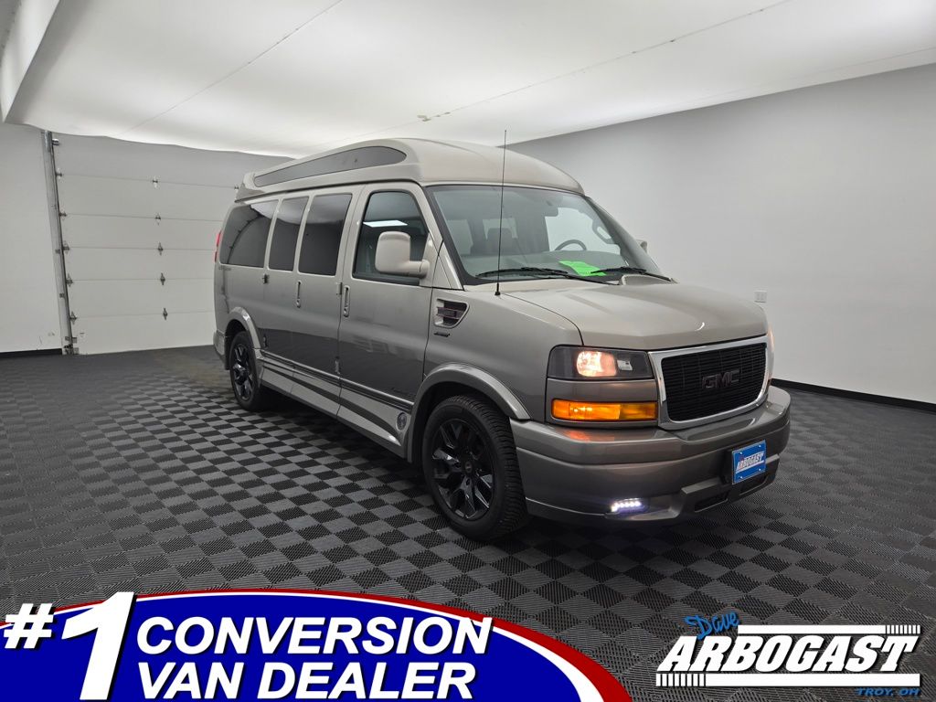 2023 GMC Savana Cargo Work Van's photo