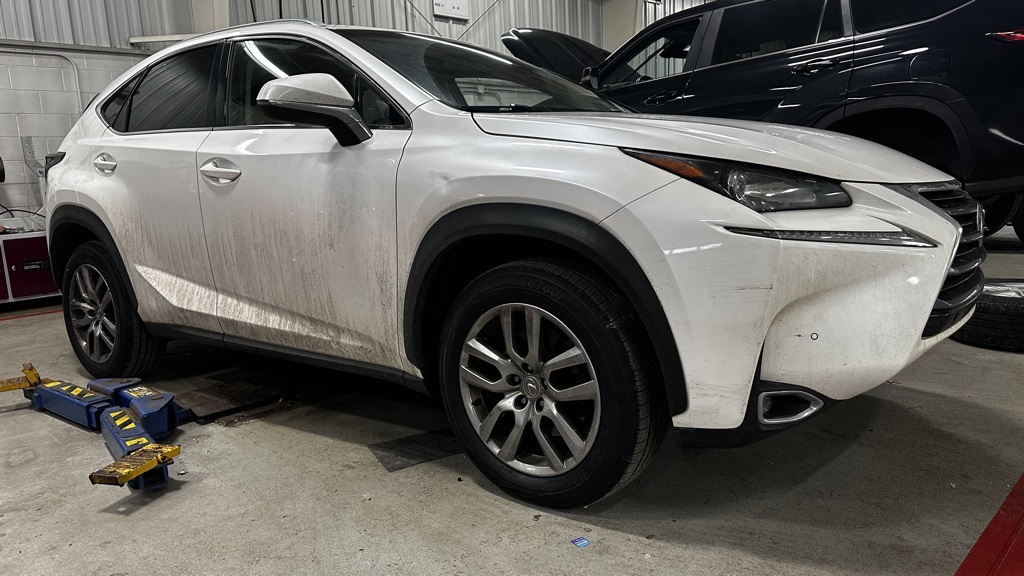 2016 Lexus NX 200t's photo