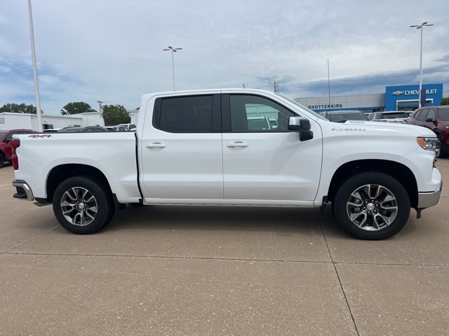 2025 Chevrolet Silverado 1500 LT photo 3