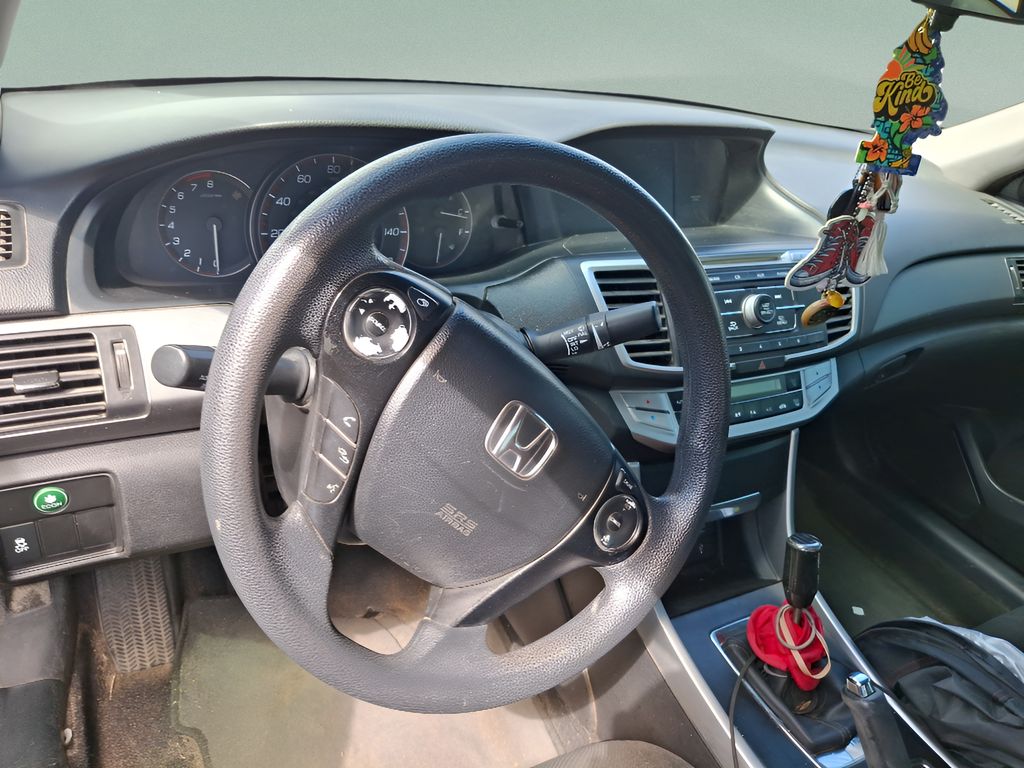 2013 Honda Accord photo 4