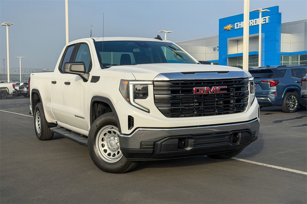2026 GMC Sierra SLE's photo
