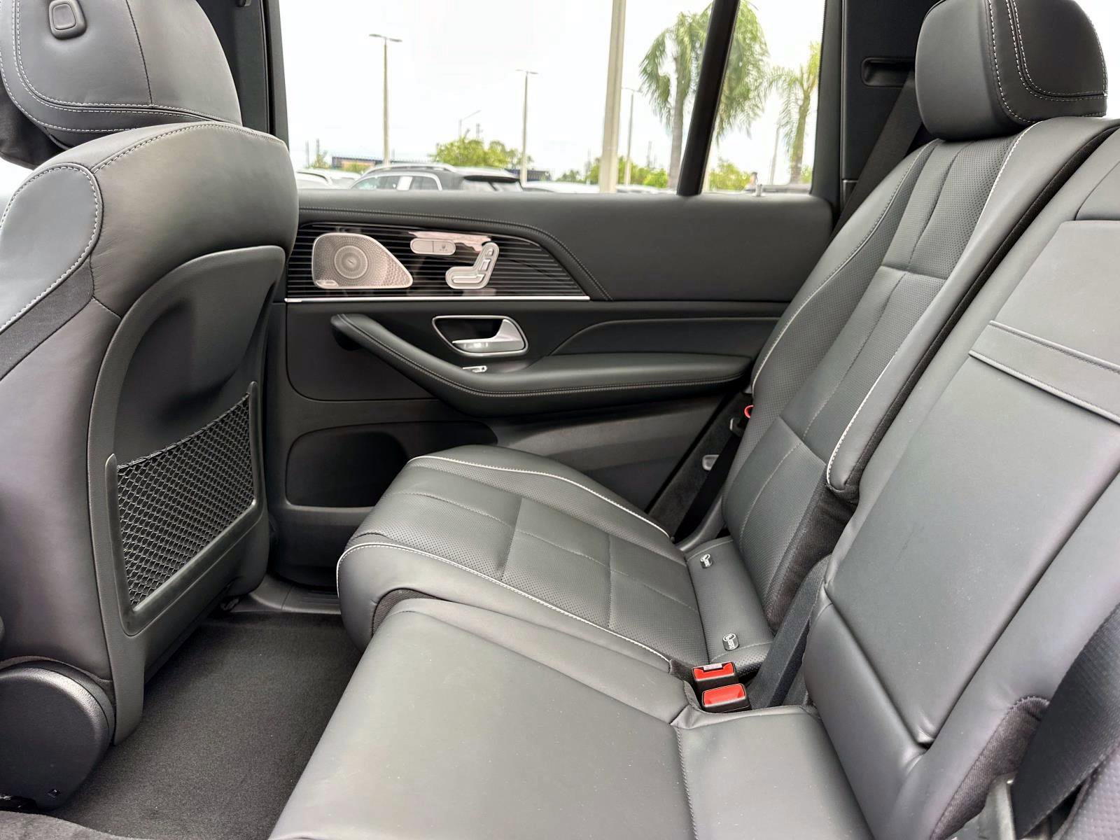 2026 Mercedes Benz GLS 450 4MATIC photo 14