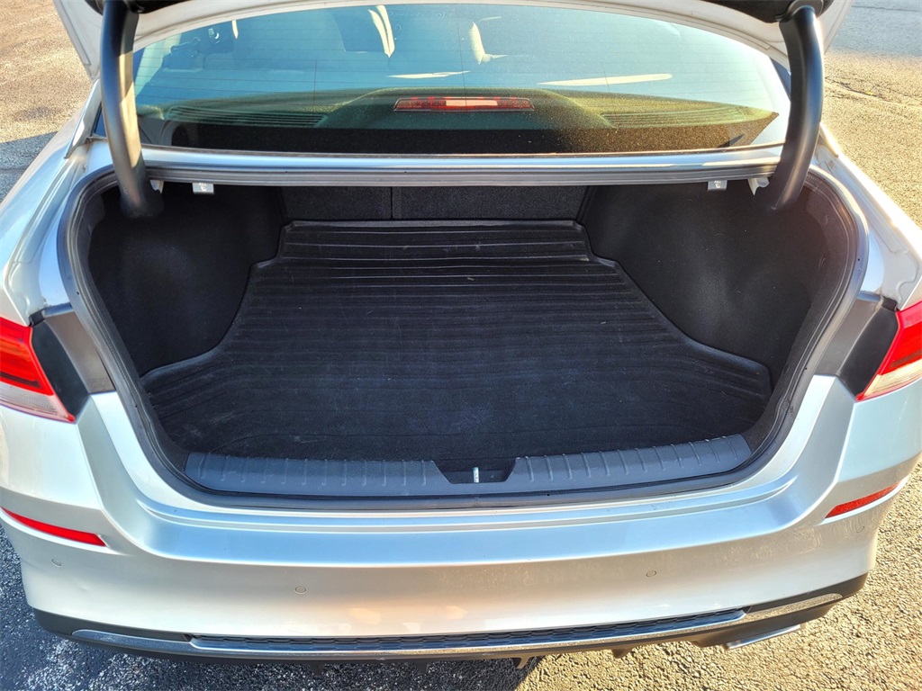 2019 Kia Optima LX photo 16