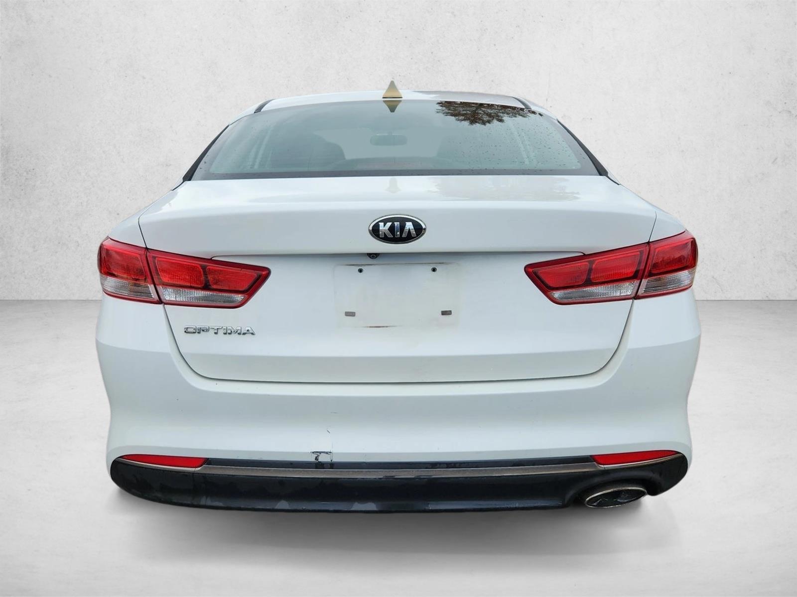 2016 Kia Optima LX photo 4