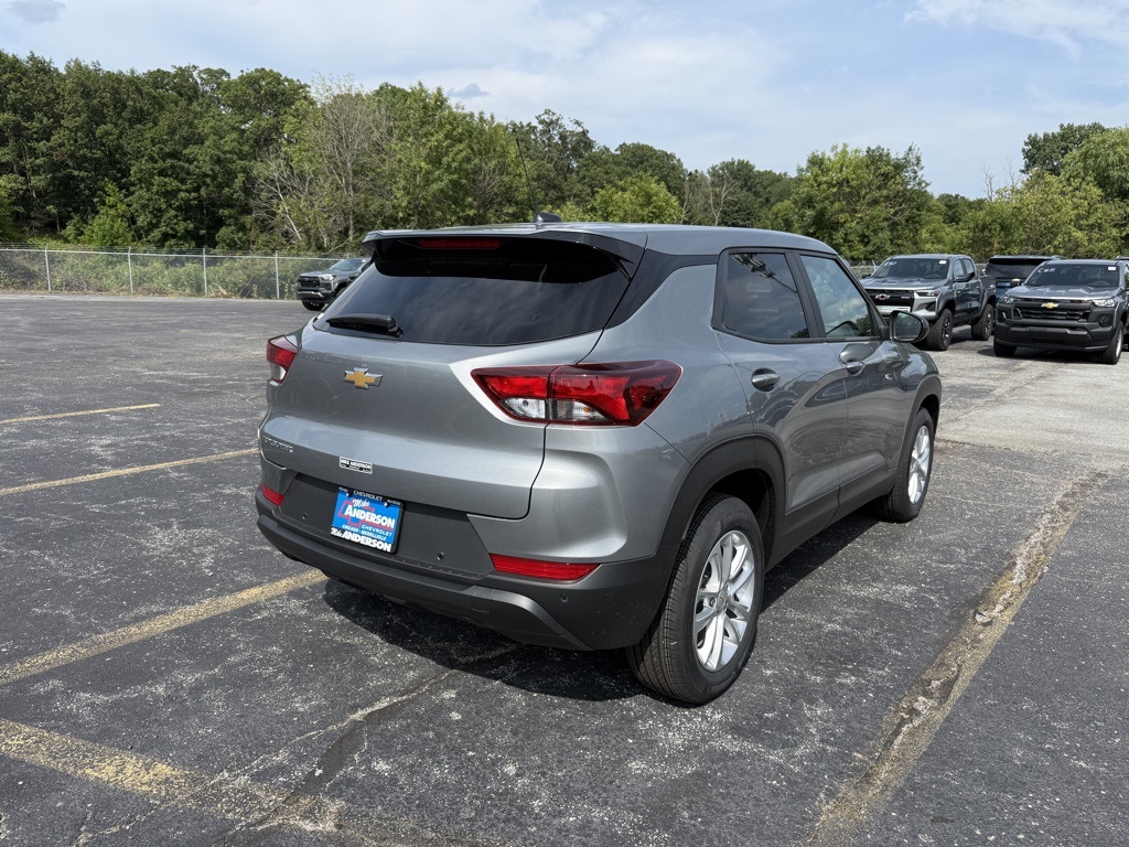 2026 Chevrolet Trailblazer LS photo 3