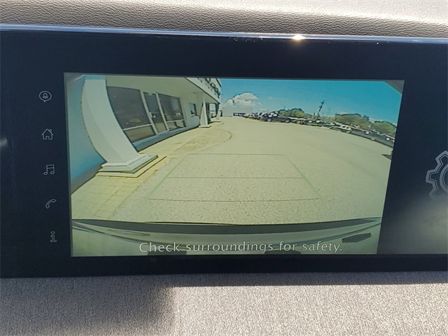2025 Nissan Kicks SV photo 5