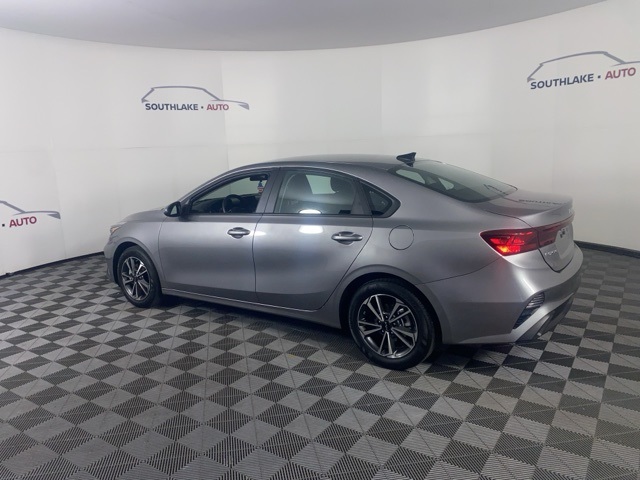 2024 Kia Forte LXS photo 7