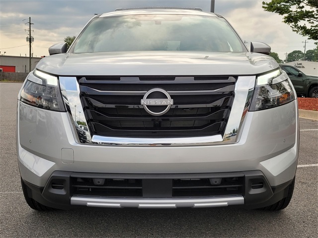 2025 Nissan Pathfinder SL photo 5