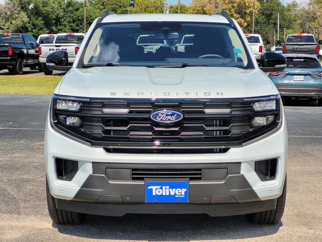 2025 Ford Expedition photo 3