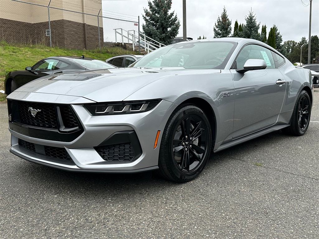 2024 Ford Mustang GT photo 3