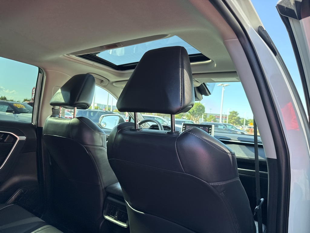 2022 Toyota RAV4 XLE Premium photo 24