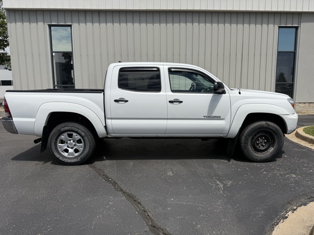 2015 Toyota Tacoma Base photo 6