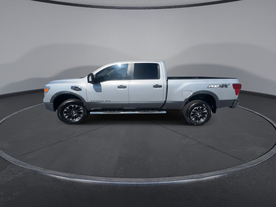2019 Nissan Titan PRO-4X photo 4