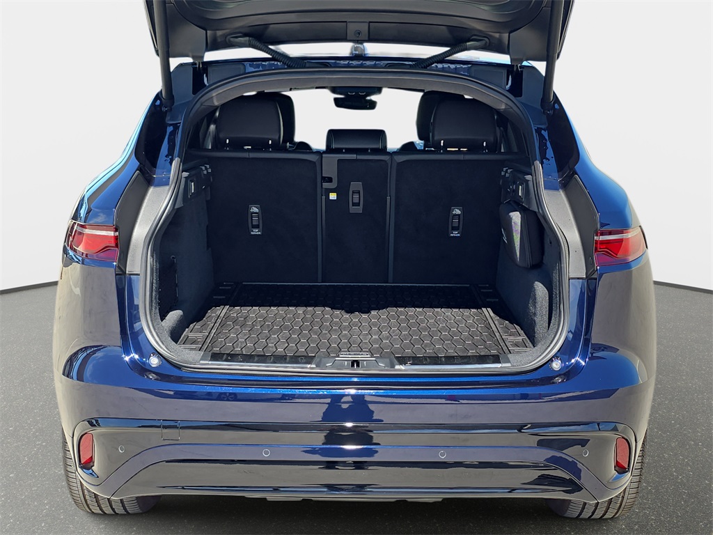 2025 Jaguar F-PACE P250 R-Dynamic S photo 11