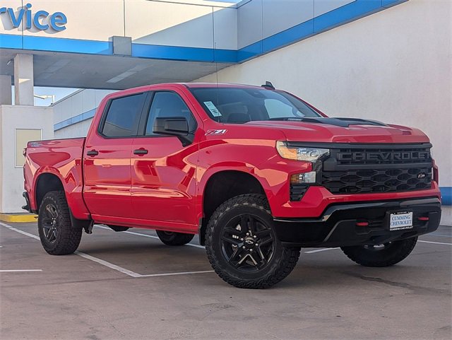 2025 Chevrolet Silverado 1500 Custom Trail Boss photo 2
