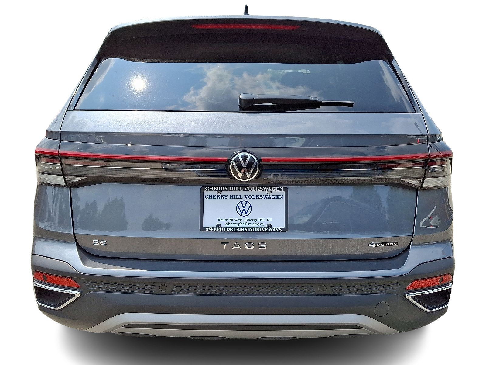 2025 Volkswagen Taos SE photo 3