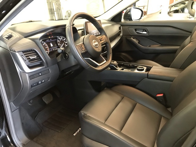 2024 Nissan Rogue SV photo 10