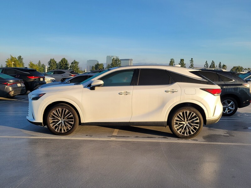 2023 Lexus RX 350 Premium photo 2