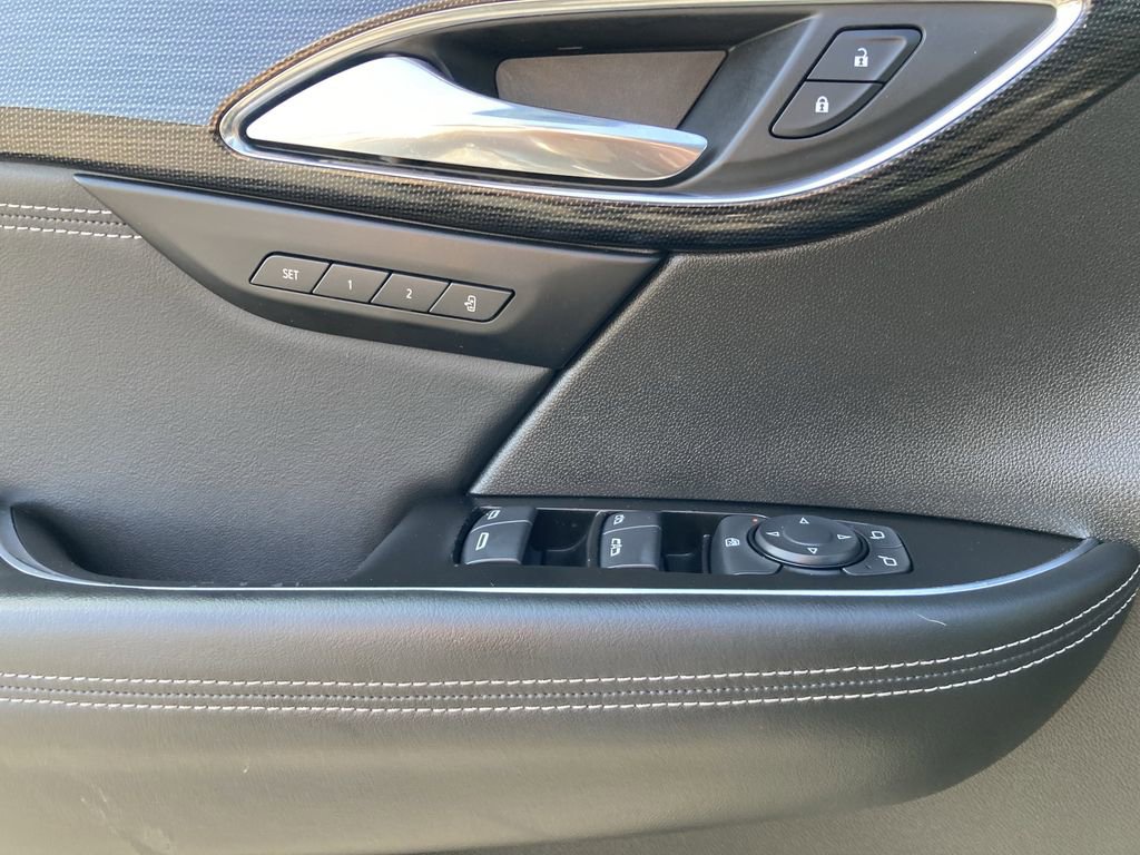 2023 Buick Envision Essence photo 29