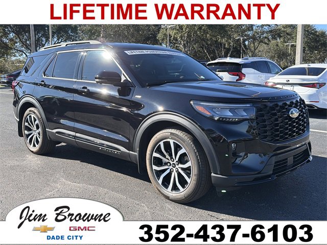 2025 Ford Explorer ST-LINE's photo