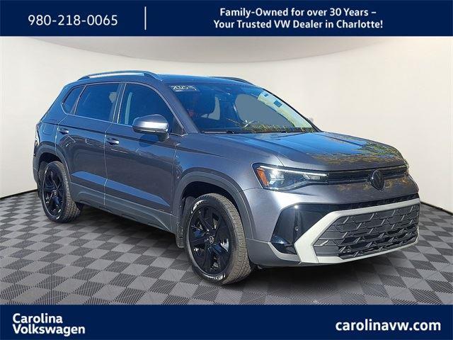 2025 Volkswagen Taos SE's photo