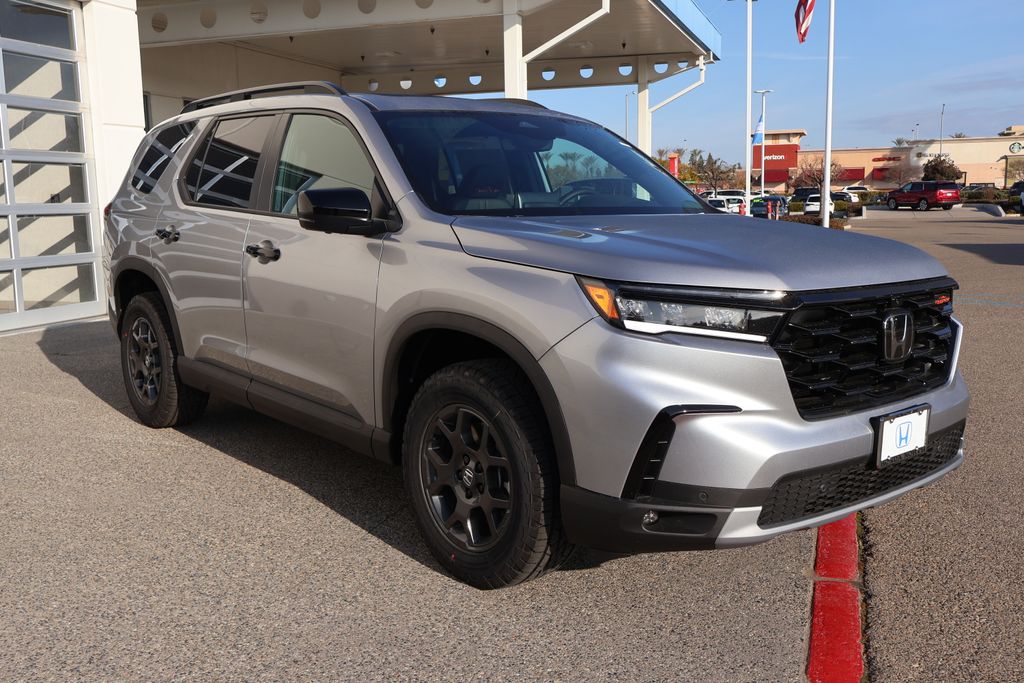 2025 Honda Pilot TrailSport photo 3