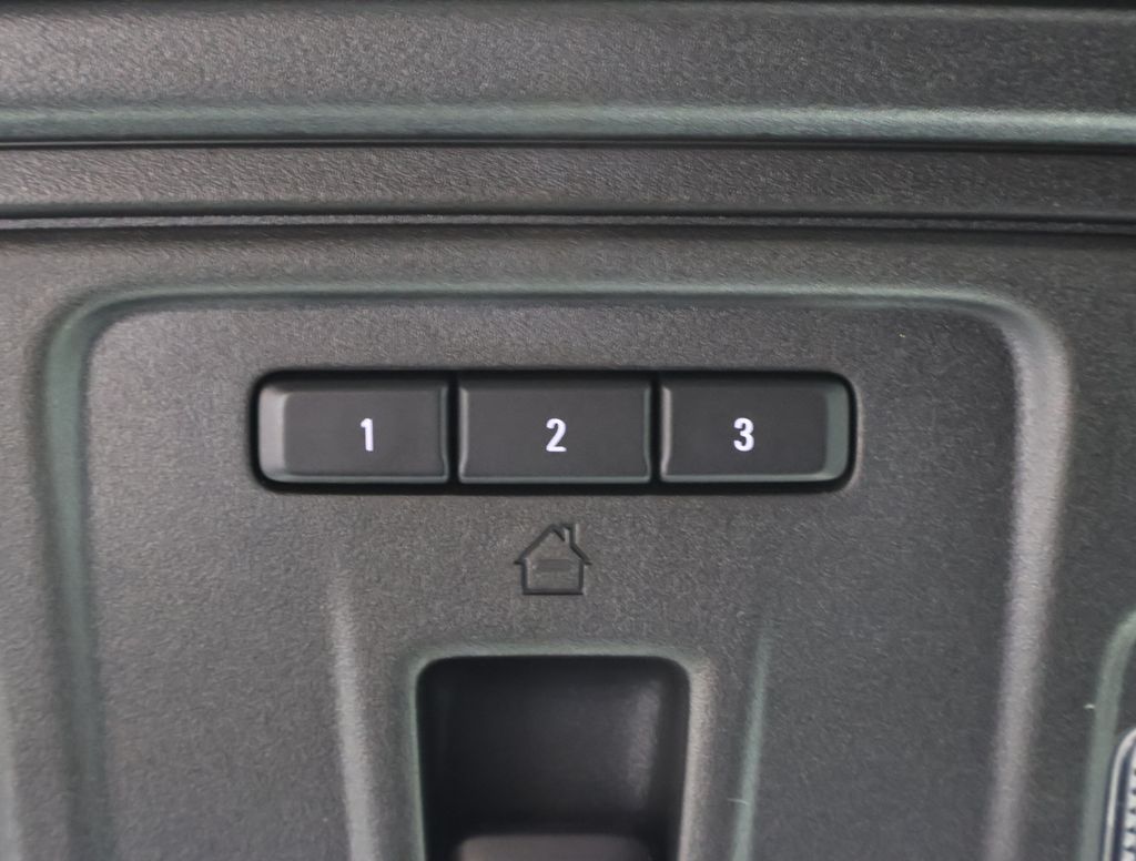 2022 Chevrolet Silverado 1500 High Country photo 16