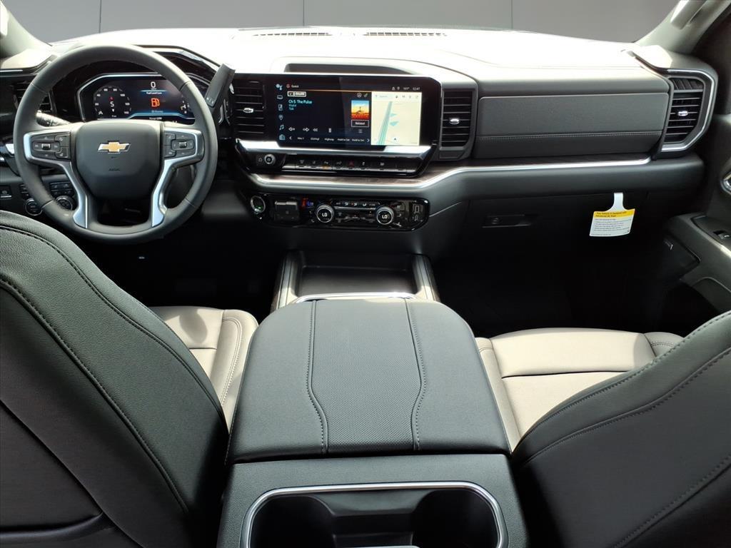 2025 Chevrolet Silverado 2500HD LTZ photo 12