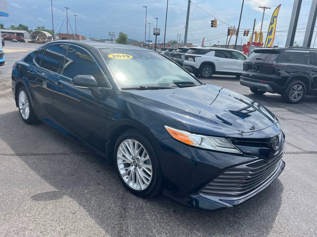 2019 Toyota Camry LE photo 4